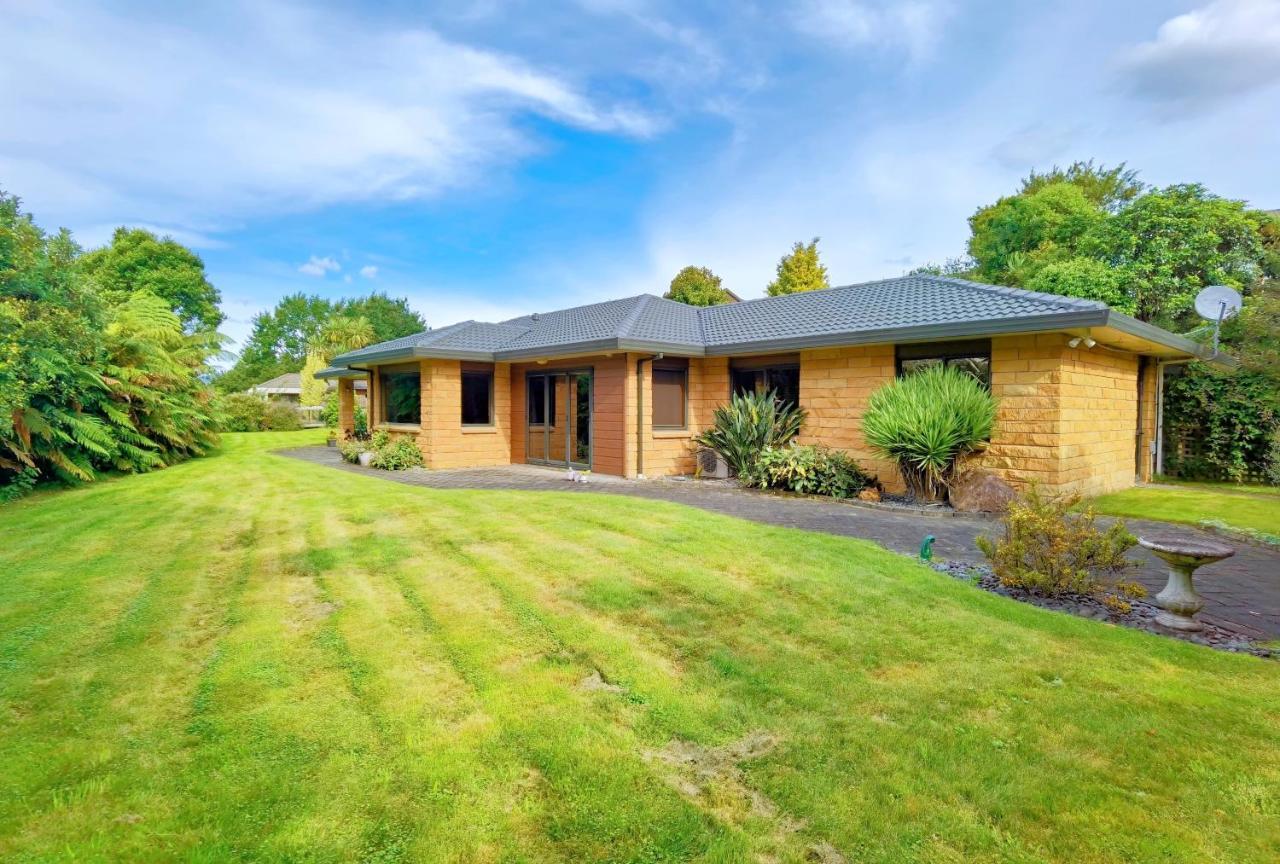 Tranquil Stream Villa Rotorua Exterior photo