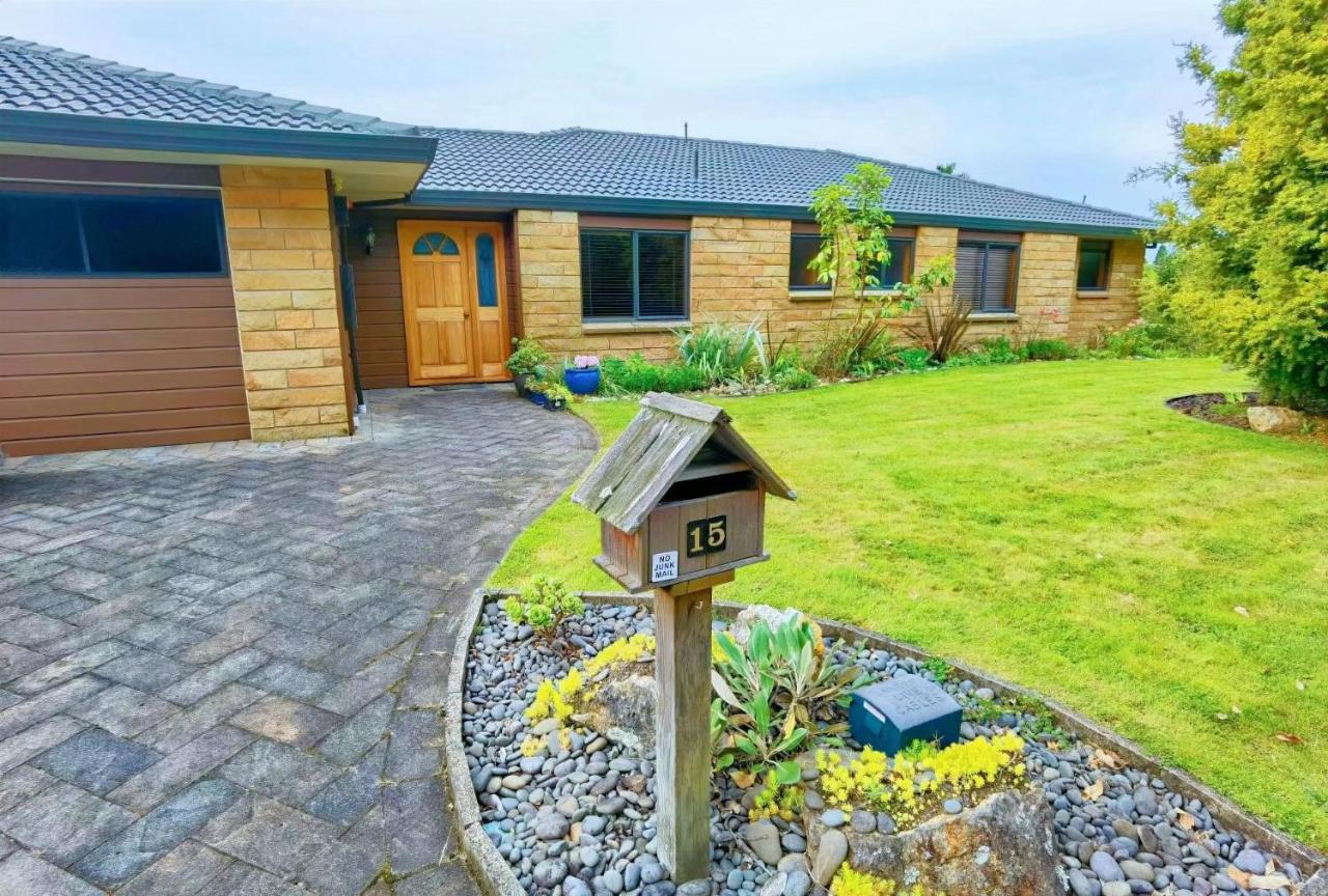 Tranquil Stream Villa Rotorua Exterior photo